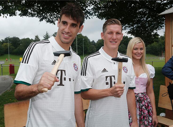 Das neue Wiesn-Trikot des FC Bayern für das Oktoberfest 2013: Die Bilder von der offiziellen Präsentation