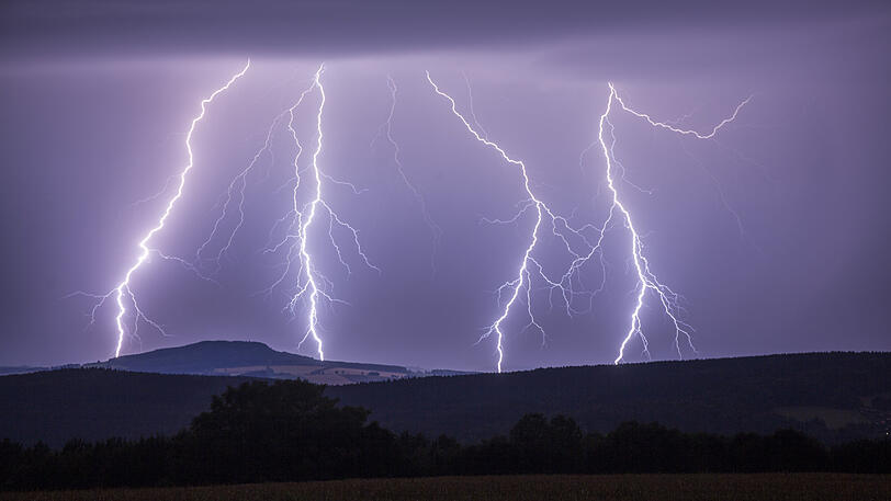 Kurze Zeit nach dem Unwetter klagten einige Jugendliche und Erwachsene über ein Kribbeln am ganzen Körper. (Archivbild)