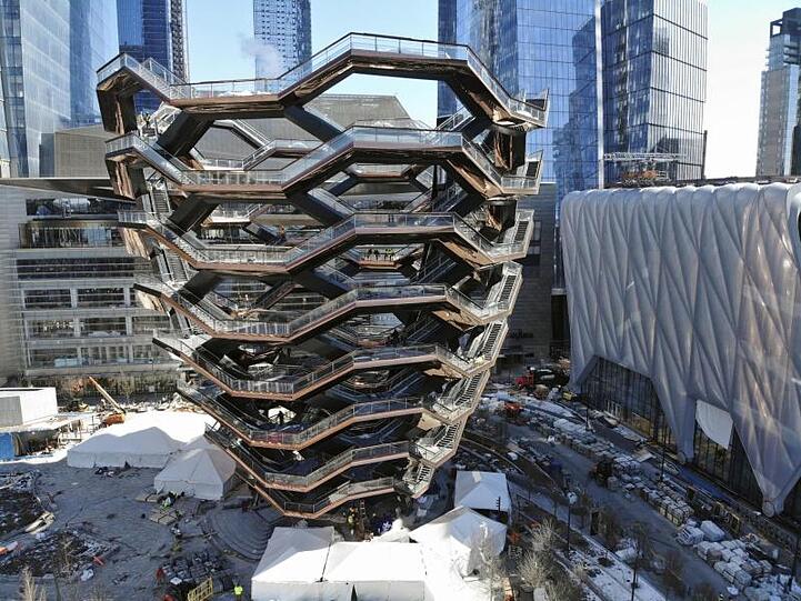 Das Kunstwerk "The Vessel", eine begehbare Wendeltreppe, im New Yorker Stadtviertel "Hudson Yard".