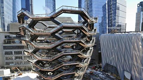 Das Kunstwerk "The Vessel", eine begehbare Wendeltreppe, im New Yorker Stadtviertel "Hudson Yard".