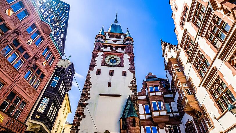 Freiburg im Breisgau zeichnet sich durch seine mittelalterliche Altstadt aus.