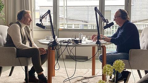 Thomas Gottschalk (l.) und Mike Krüger bei Aufnahmen für ihren neuen Podcast "Die Supernasen".