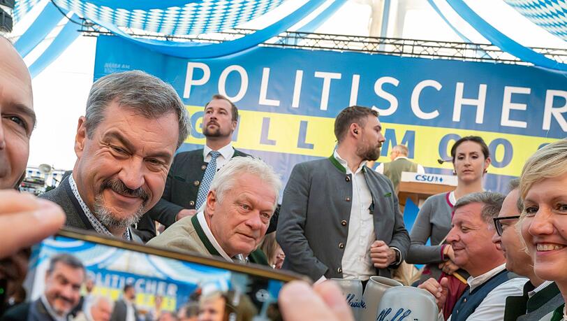 CSU-Chef Söder liebt die Weltraum-Saga "Star Wars". In seiner Partei kennt aber offensichtlich nicht jeder den musikalischen Unterschied zwischen der guten und der dunklen Seite der Macht.