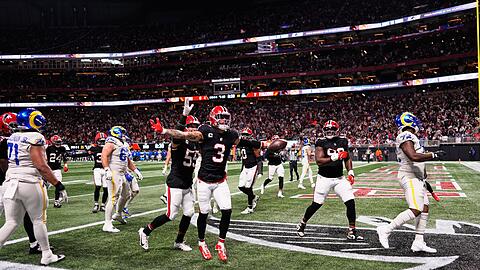 Die Atlanta Falcons schlagen die Los Angeles Rams dank einer starken ersten H&auml;lfte.