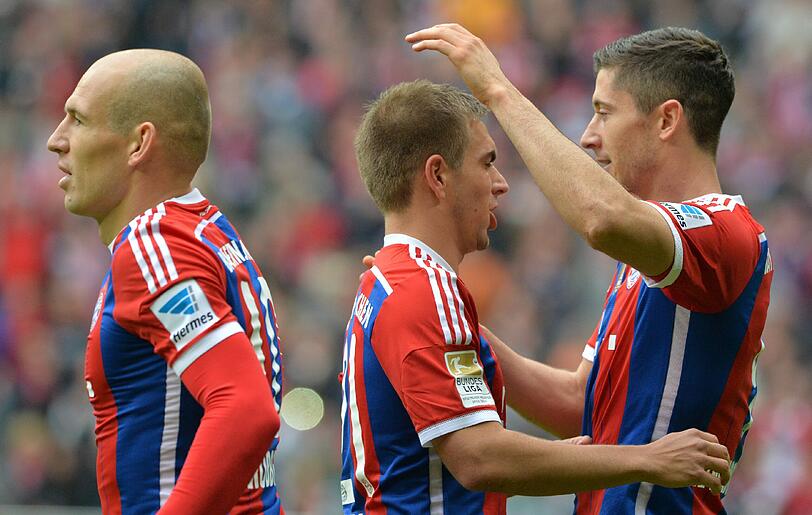 Philipp Lahm &ndash; Note 2  
Leistete sich in der 11. Minute einen Fehlpass! Und in der 35. noch einen. Fing die Wasserflasche nicht, die ihm Torwarttrainer Tapalovic zuwarf. Immer anspielbar und Balleroberer. Immer gut! Durfte ab der 75. pausieren.
