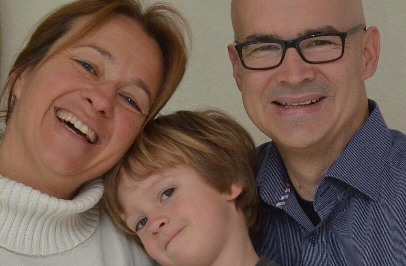 Eine Familie hofft: Papa Thomas hat Krebs. Zusammen mit Mama Vera und Sohn Basti sucht er einen Stammzellenspender.
