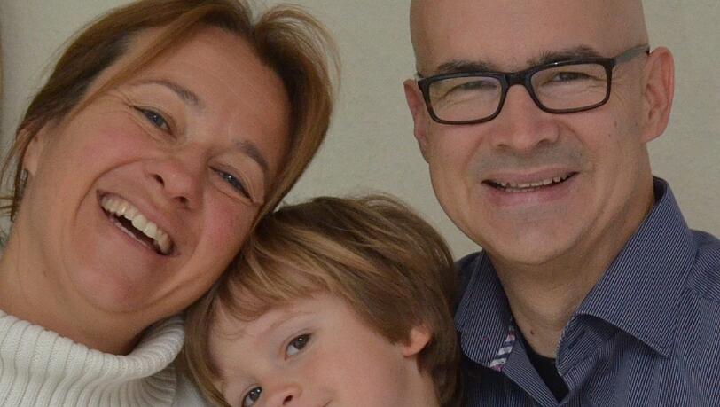 Eine Familie hofft: Papa Thomas hat Krebs. Zusammen mit Mama Vera und Sohn Basti sucht er einen Stammzellenspender.