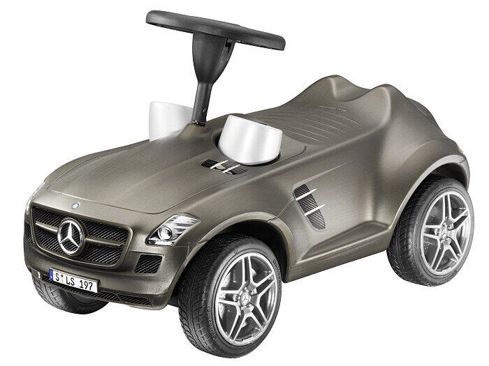 Vom Bobby-Benz bis zum Tretrad: Mercedes hat für den Nachwuchs eine ganze Reihe von Fortbewegungsmitteln mit Stern parat.