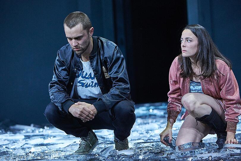 Nils Strunk (Hippolyt) und Pauline Fusban (Aricia).
