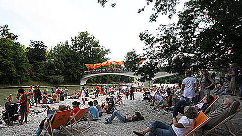 Das Brückenfest lockte viele Besucher, vor allem auf die Praterinsel.