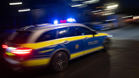 Bis zu 30 Beamte lösten die eskalierende Party in Allach-Untermenzing auf, relativ friedlich, wie Polizei betont.