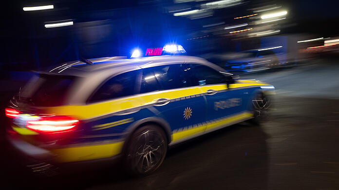 Bis zu 30 Beamte lösten die eskalierende Party in Allach-Untermenzing auf, relativ friedlich, wie Polizei betont.
