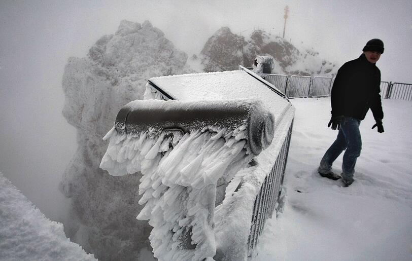 Schnee-Spaß am Wochenende auf der Zugspitze: Inzwischen liegt rund ein Meter Schnee.