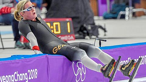 "Das ging nicht lange gut", gesteht die 45-jährige Eisschnellläuferin Claudia Pechstein nach ihrem Einbruch über die 5000 Meter.