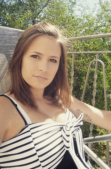 Die 20-jährige Julia wohnt in Landsberg und arbeitet als Groß- und Außenhandelskauffrau.