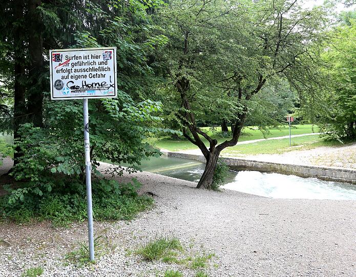 Doch weil das Wasser weg ist, fehlen auch die Surfer.