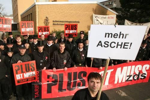 Schornsteinfeger fordern mehr Lohn: Die Kluft in Deutschland wächst.