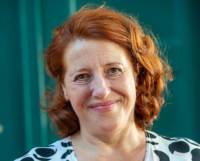 Luise Kinseher, Schauspielerin und Kabarettistin, führt durch den Abend, der eine ganze Bandbreite aktueller Kabarett- und Comedy-Programme aufzeigen soll. Luise Kinseher, Schauspielerin und Kabarettistin, führt durch den Abend, der eine ganze Bandbreite aktueller Kabarett- und Comedy-Programme aufzeigen soll.