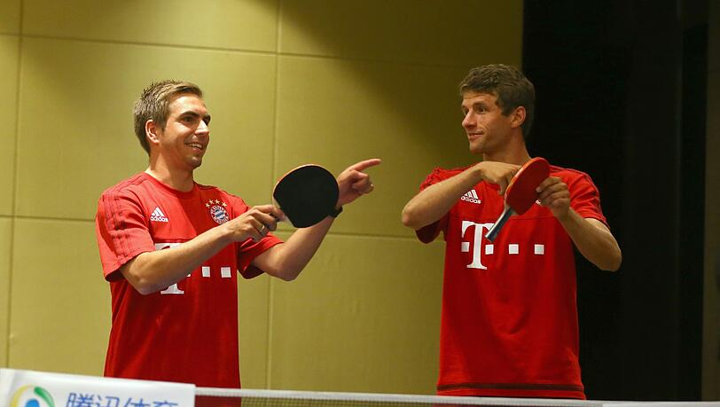 Thomas Müller und Philipp Lahm haben Spaß beim Tischtennis. Die Bilder! Thomas Müller und Philipp Lahm haben Spaß beim Tischtennis. Die Bilder!