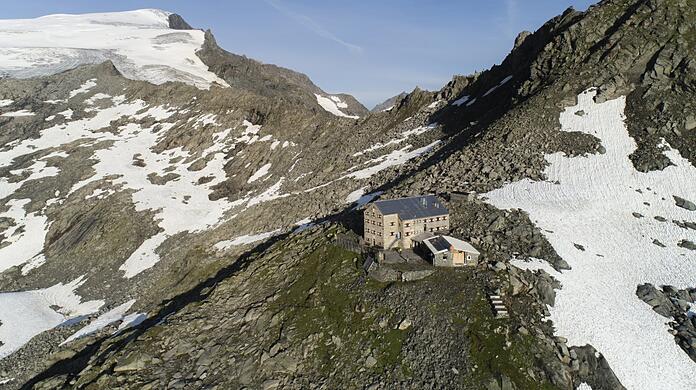 Dit winterseizoen is alweer ten einde, in de zomer van het jaar: de Nieuwe Prager Hütte am Großvenediger.