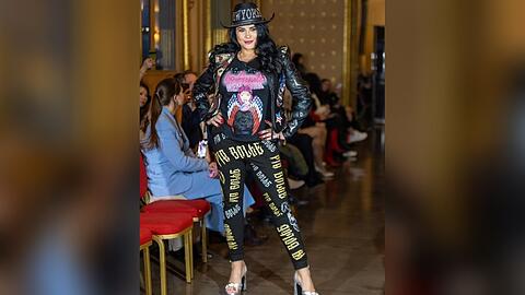 Iris Klein präsentiert die New-York-Kollektion von Pia Bolte in Paris.