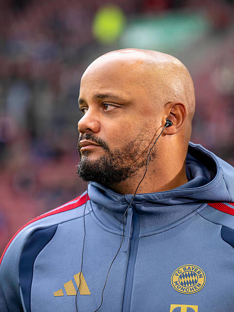 Kritischer Blick nach zwei Remis in Folge: Bayern-Trainer Vincent Kompany.
