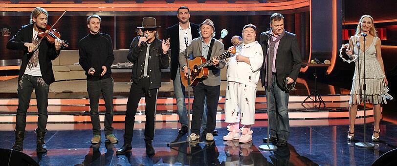 Und wieso trug er rosa Teddy-Turnschuhe?