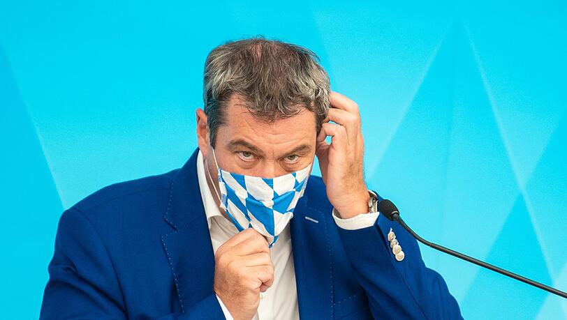 Bayerns Ministerpräsident Markus Söder gerät unter Druck: Ursprünglich hatte die Staatsregierung erklärt, bis Donnerstagmittag soll jeder der positiv Getesteten sein Ergebnis kennen. Diese Deadline verstrich, mehrere weitere Deadlines am Freitag und Samstag ebenfalls. Bayerns Ministerpräsident Markus Söder gerät unter Druck: Ursprünglich hatte die Staatsregierung erklärt, bis Donnerstagmittag soll jeder der positiv Getesteten sein Ergebnis kennen. Diese Deadline verstrich, mehrere weitere Deadlines am Freitag und Samstag ebenfalls.