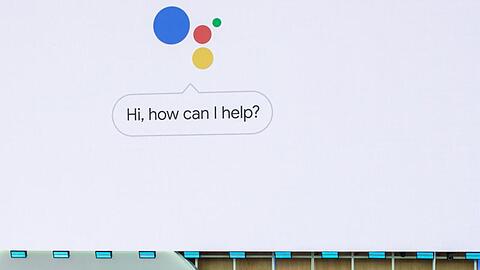 Google-Chef Sundar Pichai kündigt bei der Entwicklerkonferenz Google I/O Neuigkeiten zur Sprachassistenzsoftware Assistant an.