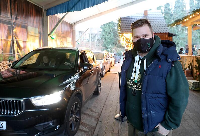 "Ich bin stolz wie Oskar", sagt Patrick Schmidt über das große mediale Interesse an seinem "Christkindlmarkt-Drive-in".
