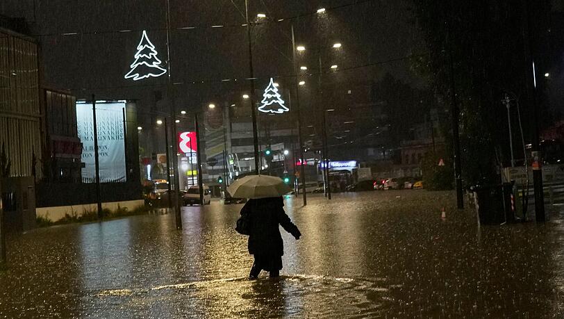 In Griechenland kommt es nach Regenfällen zu Überschwemmungen. In Griechenland kommt es nach Regenfällen zu Überschwemmungen.