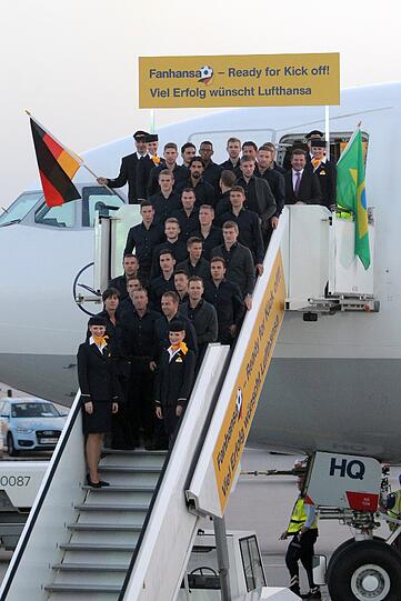 Sehen Sie hier weitere Bilder von der Abreise der DFB-Elf nach Brasilien.