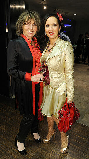 Dunja Siegel mit Angelika Zwerenz.