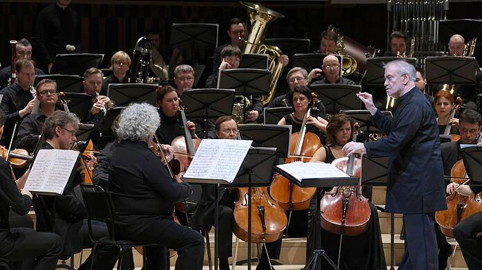 Keine Zeit für das Münchner Ukraine-Konzert, aber Zeit für Gergiev: der Lockenkopf Lorenz Nasturica-Herschcowici am 12. März in Moskau.