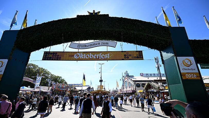 Wiesn-Bedienungen setzen sich in den sozialen Medien f&uuml;r Toleranz, Vielfalt und Respekt auf dem Oktoberfest ein. (Symbolbild)