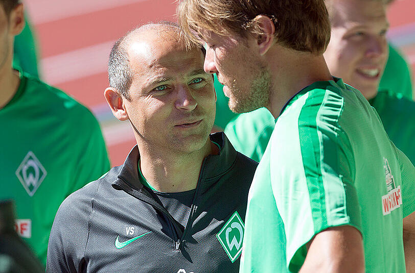 Werder-Trainer Viktor Skripnik und Werder-Kapitän Clemens Fritz (rechts).