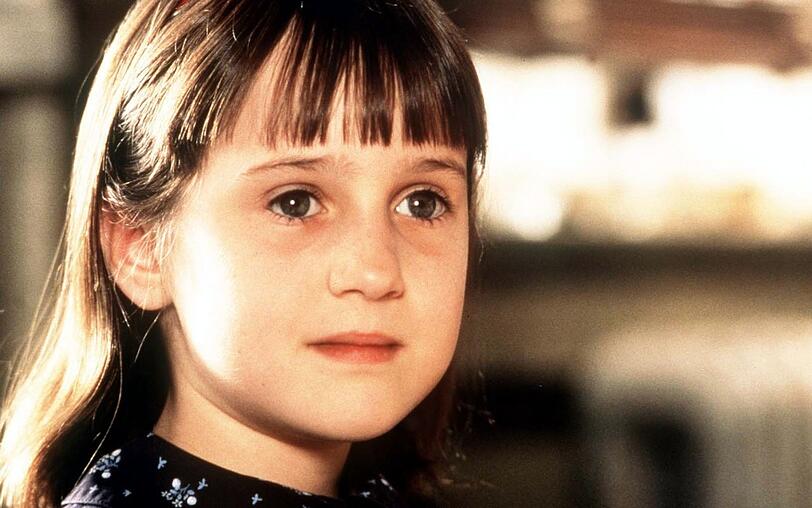 In der Roald-Dahl-Verfilmung "Matilda" spielt Mara Wilson (Bild) die kleine Matilda, die nicht nur intelligent ist, sondern auch &uuml;bersinnliche F&auml;higkeiten besitzt.