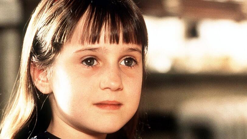 In der Roald-Dahl-Verfilmung "Matilda" spielt Mara Wilson (Bild) die kleine Matilda, die nicht nur intelligent ist, sondern auch übersinnliche Fähigkeiten besitzt. In der Roald-Dahl-Verfilmung "Matilda" spielt Mara Wilson (Bild) die kleine Matilda, die nicht nur intelligent ist, sondern auch übersinnliche Fähigkeiten besitzt.
