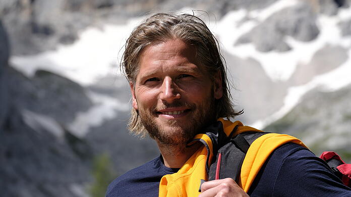 Sebastian Ströbel steht seit 2014 für "Die Bergretter" vor der Kamera. Am 7. November startet die 16. Staffel im ZDF.