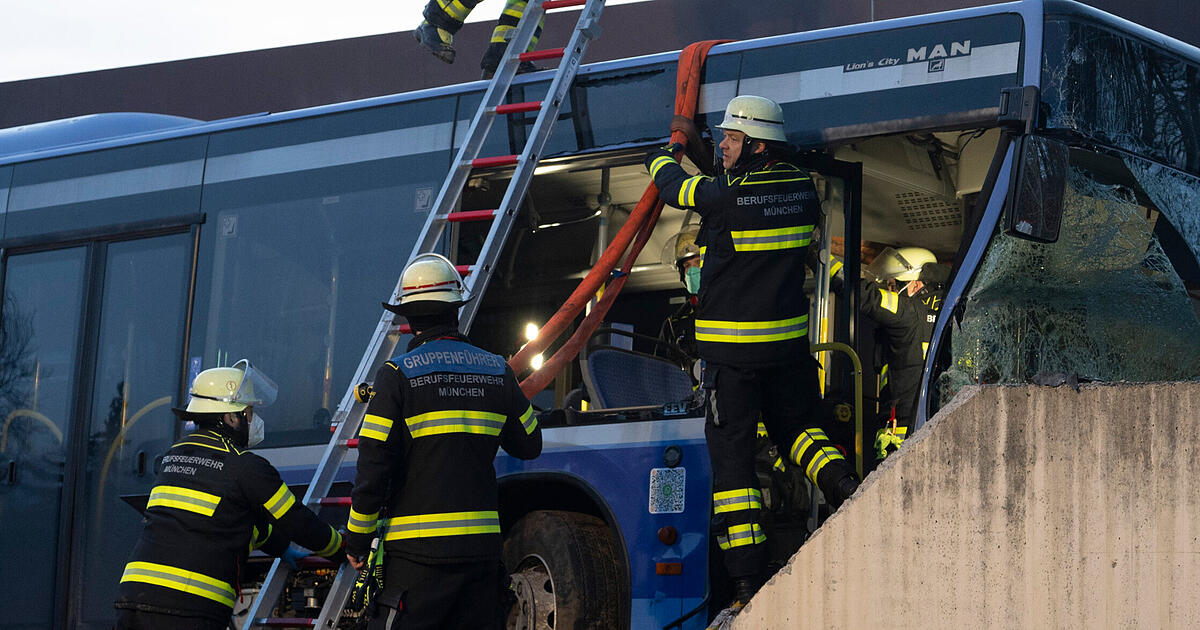 Nach-Busunfall-in-Trudering-Stadtteil-trauert-um-13-J-hrige