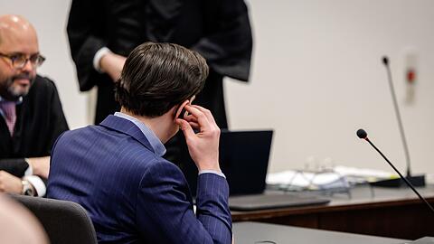 Nach Todessch&uuml;ssen auf einer Hochzeit hat die Verteidigung des Angeklagten Revision gegen das Mordurteil des Landgerichts N&uuml;rnberg-F&uuml;rth eingelegt.