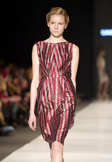 Ist das der neue Nackt-Trend? Bei der Fashion Week in Polen präsentieren Models transparente Mode - sehen Sie hier die besten Bilder.