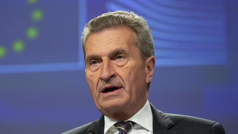 Günther Oettinger (CDU), der scheidende deutsche EU-Kommissar, spricht während einer Pressekonferenz über die Haushaltsplanungen für die Zeit 2021 bis 2027. Günther Oettinger (CDU), der scheidende deutsche EU-Kommissar, spricht während einer Pressekonferenz über die Haushaltsplanungen für die Zeit 2021 bis 2027.