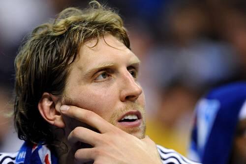 Tut sich schwer, sich derzeit auf die Playoffs zu konzentrieren: Dirk Nowitzki.