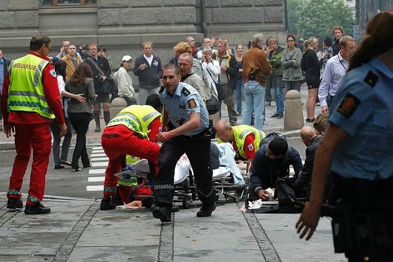 Blut, Zerstörung und Tränen - eine gigantische Explosion hat Oslo erschüttert - die Bilder vom Terror.