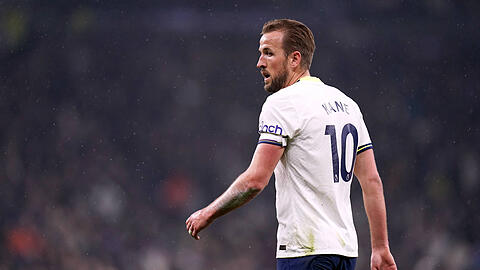 Harry Kane wird wohl in diesem Sommer zum FC Bayern wechseln. Die Frage ist nur noch, wie teuer der Transfer für die Münchner wird.