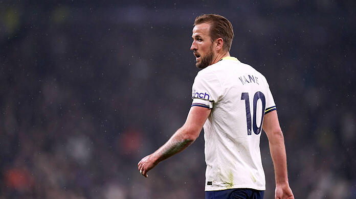Harry Kane wird wohl in diesem Sommer zum FC Bayern wechseln. Die Frage ist nur noch, wie teuer der Transfer für die Münchner wird.