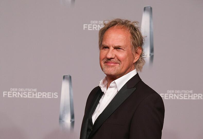 Schauspieler Uwe Ochsenknecht kommt zur Verleihung des Deutschen Fernsehpreis 2019.