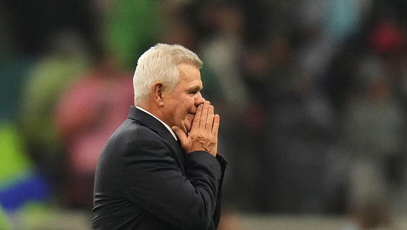 Mexikos Coach Javier Aguirre kann es selbst kaum fassen.