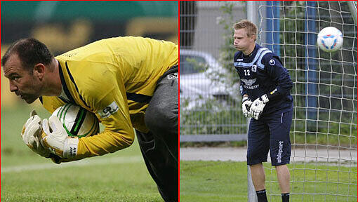 Es kann nur einen geben: Um den Platz im Löwen-Tor duellieren sich Timo Ochs (l.) und Gabor Kiraly (r.). Es kann nur einen geben: Um den Platz im Löwen-Tor duellieren sich Timo Ochs (l.) und Gabor Kiraly (r.).